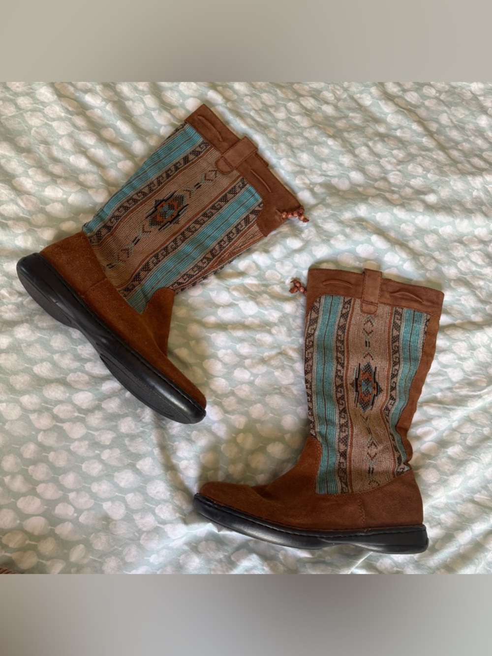 Minnetonka suede Aztec Southwestern Cowboy Tapestry Boots Women sz 10